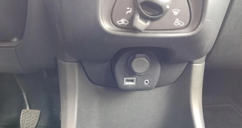 Toyota Aygo cena 39900 przebieg: 44154, rok produkcji 2019 z Szczucin małe 211